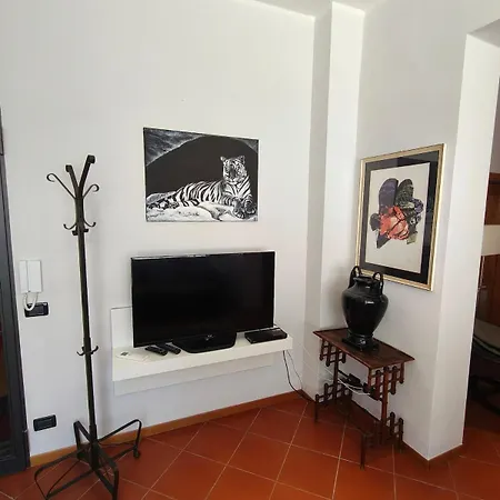 F&c House